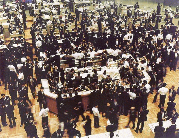 Peste 99.000 de persoane, angajate în primele 4 luni